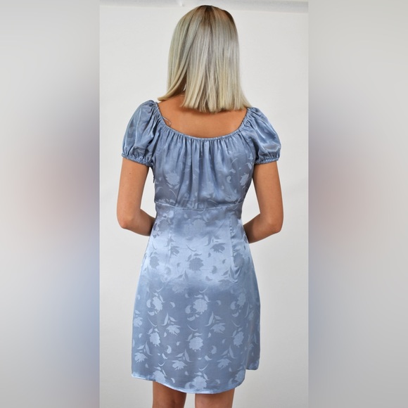 📘🛋 Showpo Different Roles Dress in Blue Satin 🛋📘 Size S (8) BNWT - Picture 7 of 11